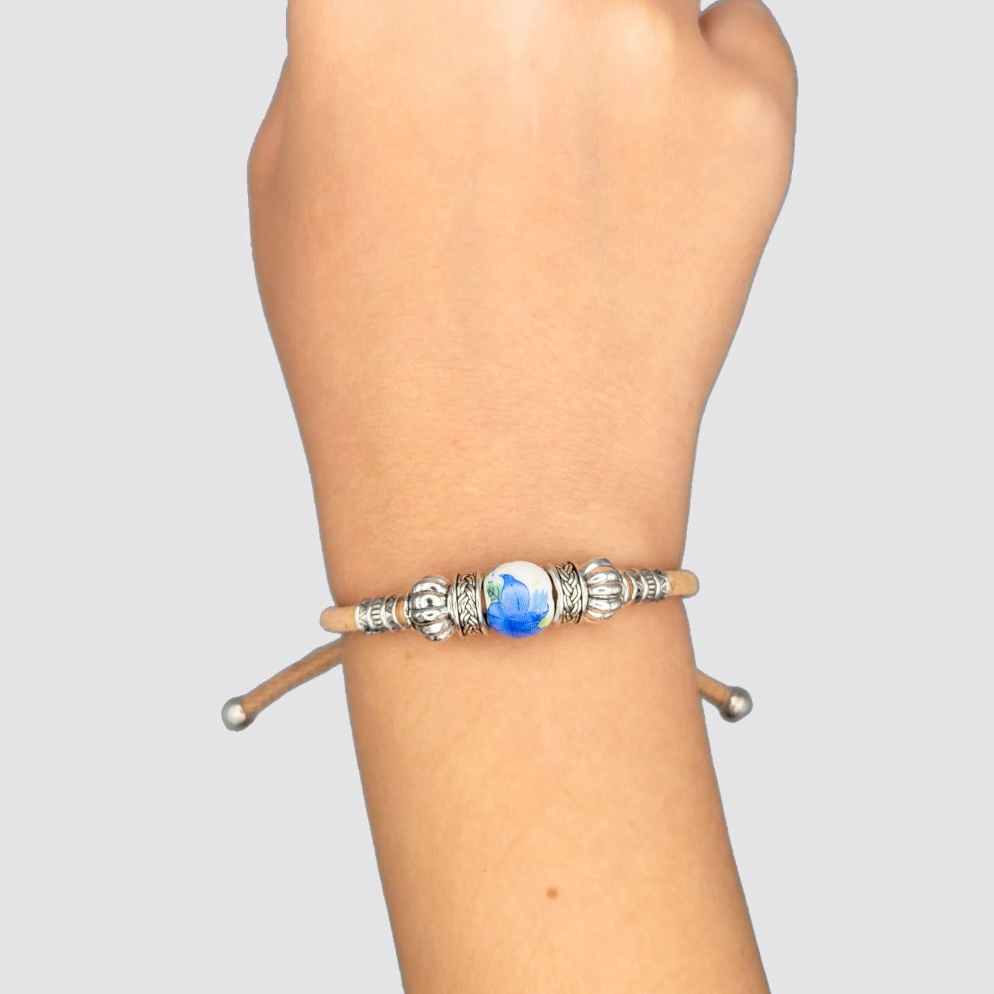 Bracelet en liège fait main avec perles en porcelaine