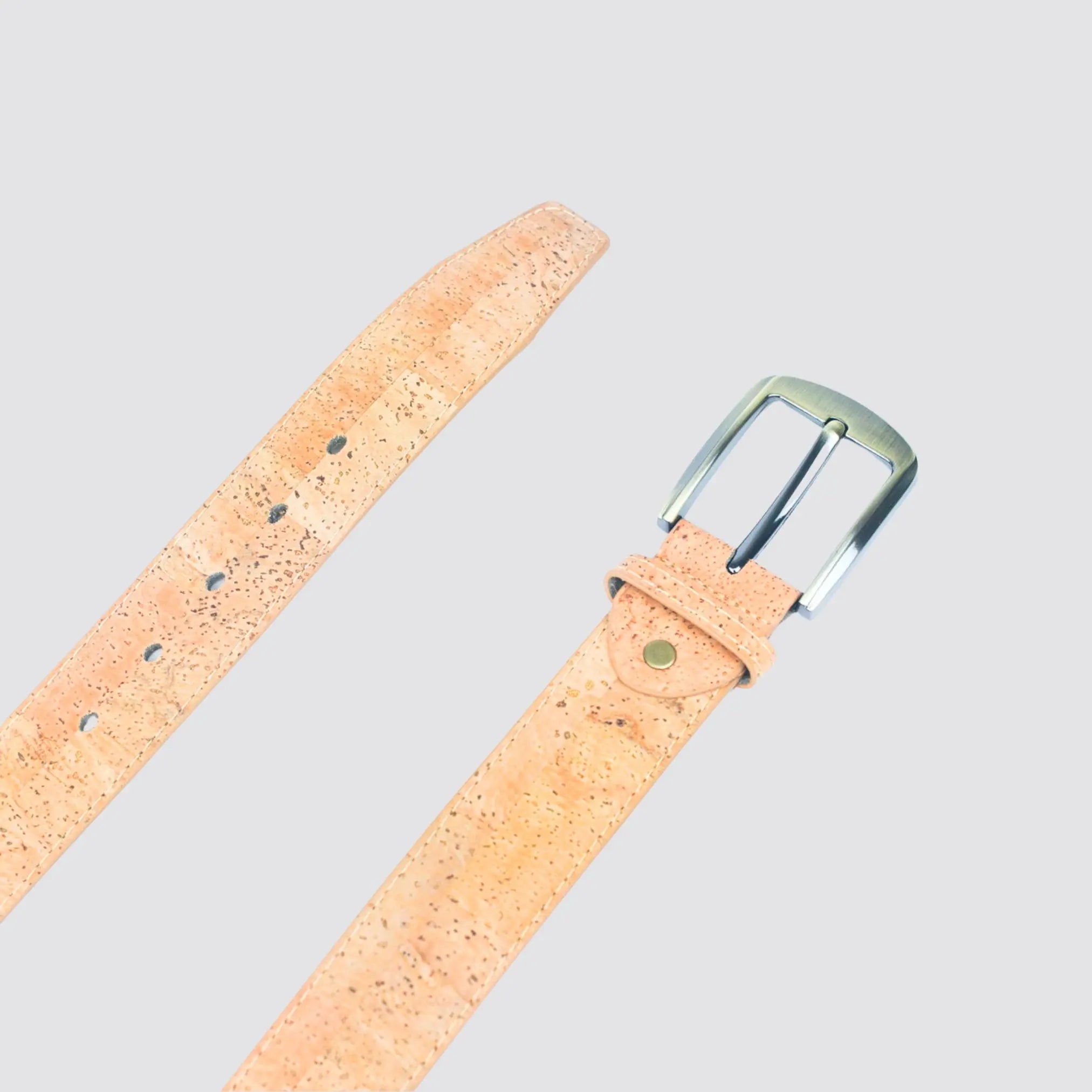 Classic and contemporary men’s cork belt suitable for casual and formal wear.