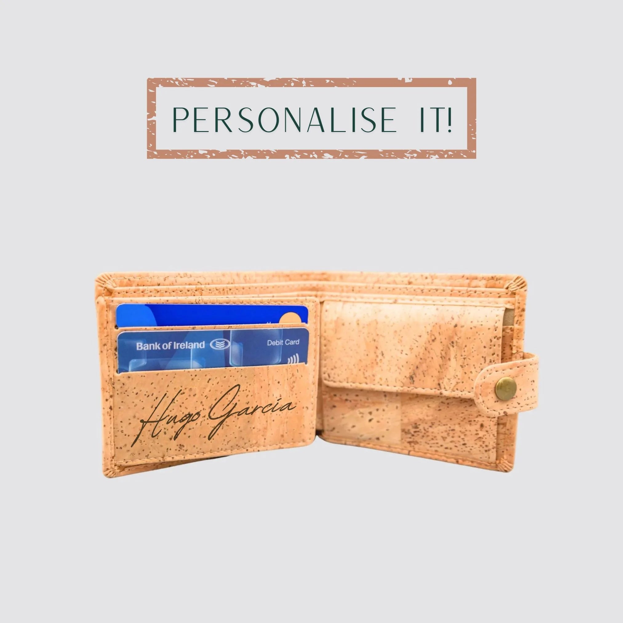 The personalised wallet made from vegan leather is an excellent gift for men.