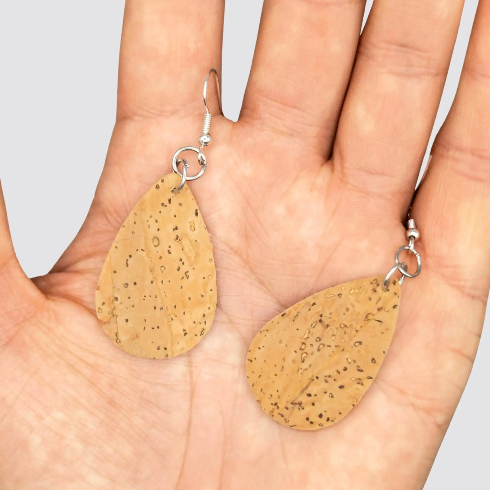 Handcrafted cork drop earrings with elegant and eco-friendly style.