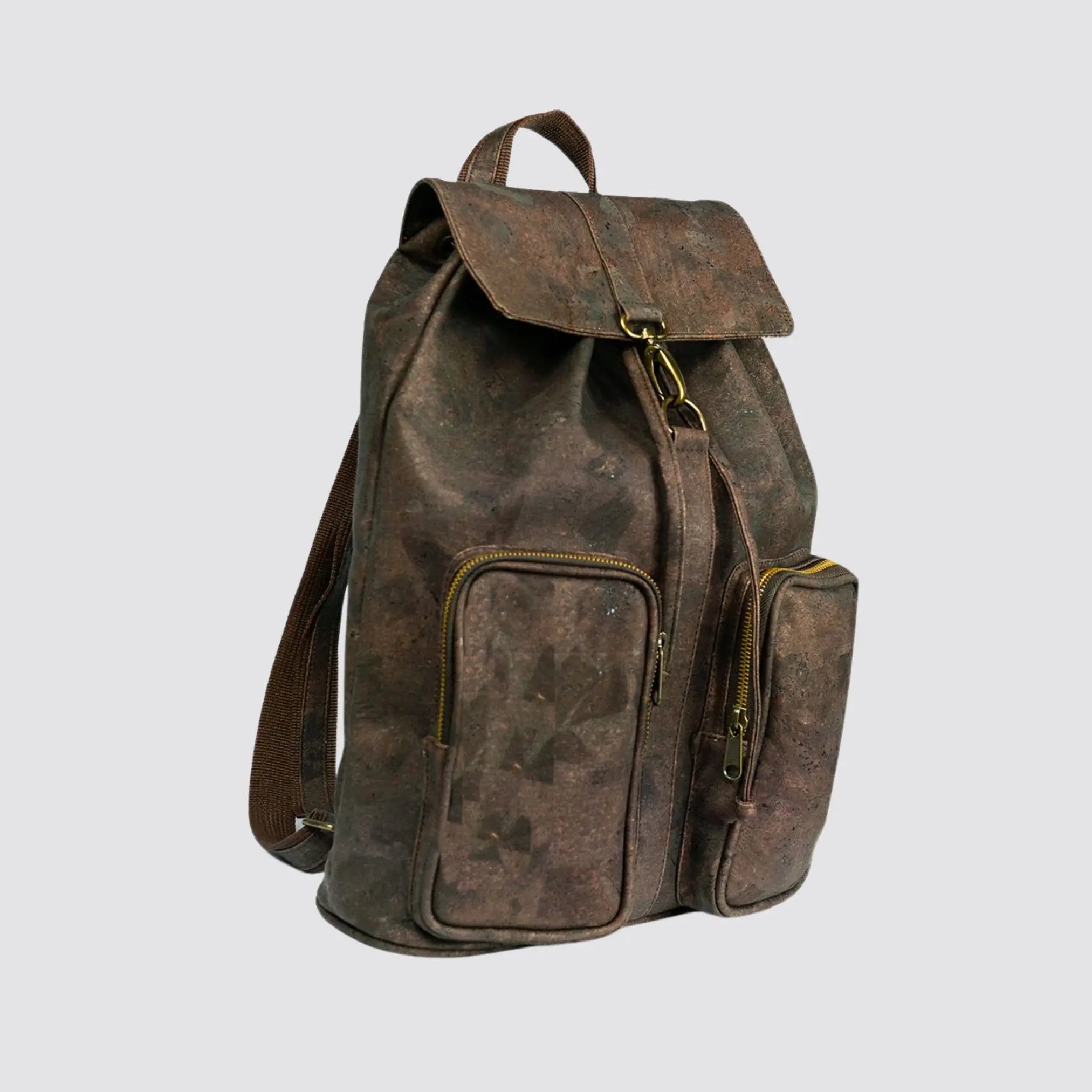 Luxury cork men’s backpack featuring vegan leather accents and anti-theft pocket.