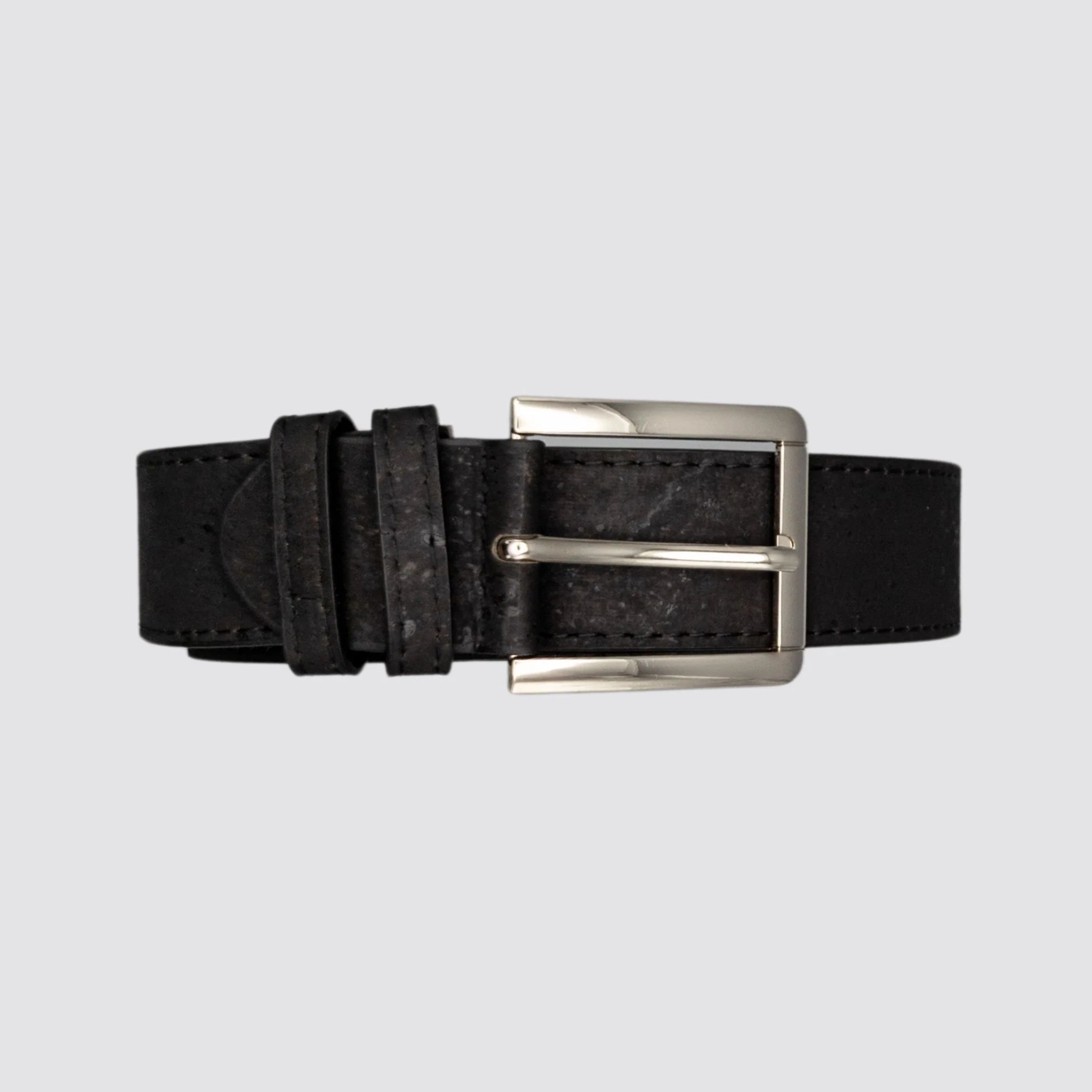 Men’s black cork vegan leather belt featuring a sleek metal buckle.