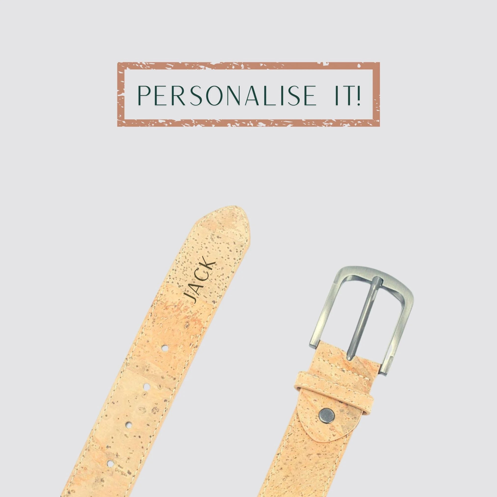 The elegant belt for men is made of vegan leather and is personalised.