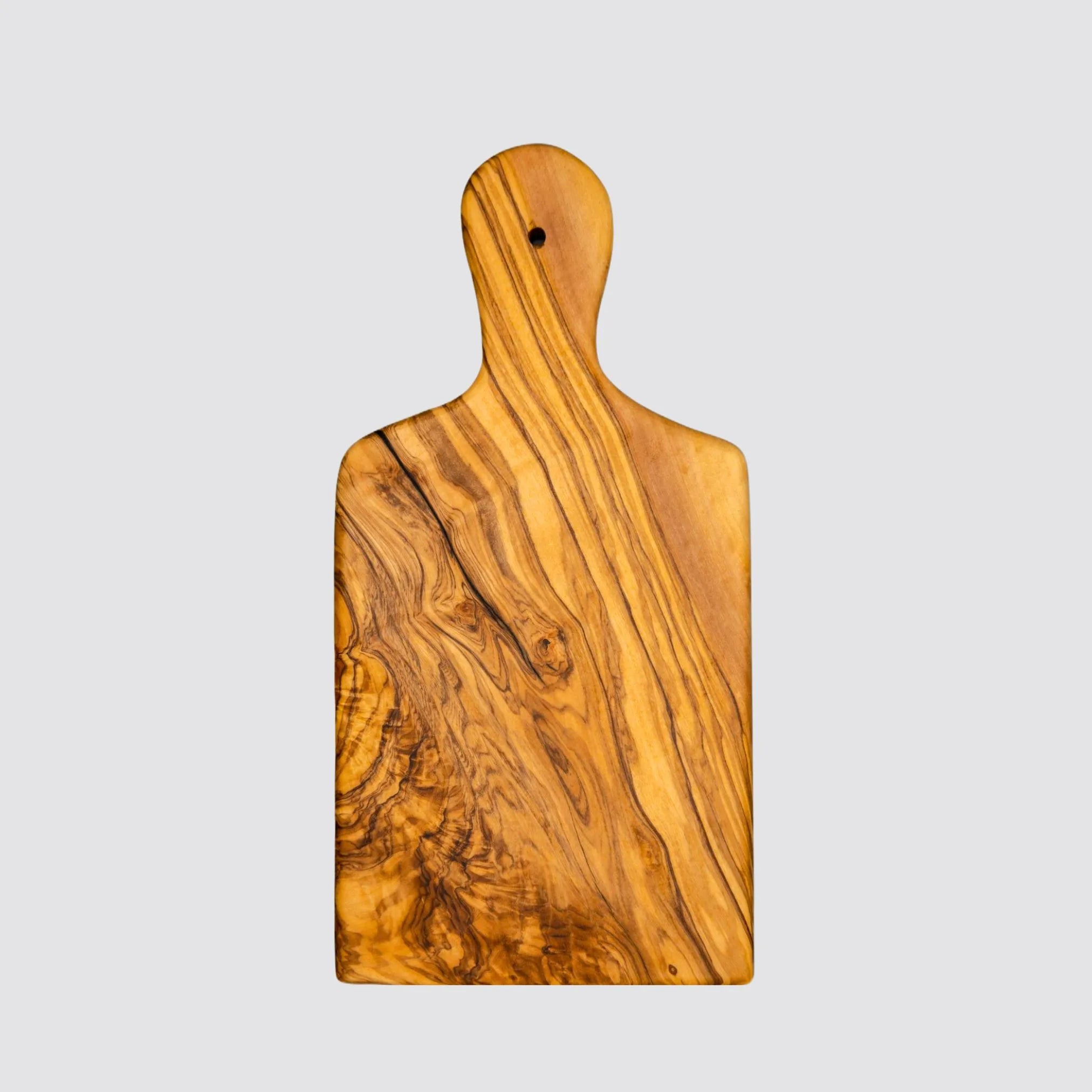 The luxurious cutting and serving board is made of sustainable olive wood and comes with a handle.