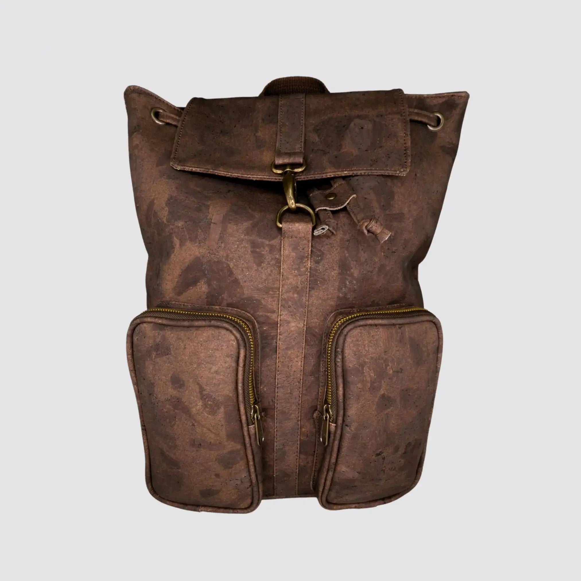 Sophisticated cork and vegan leather backpack for sustainable and ethical living.