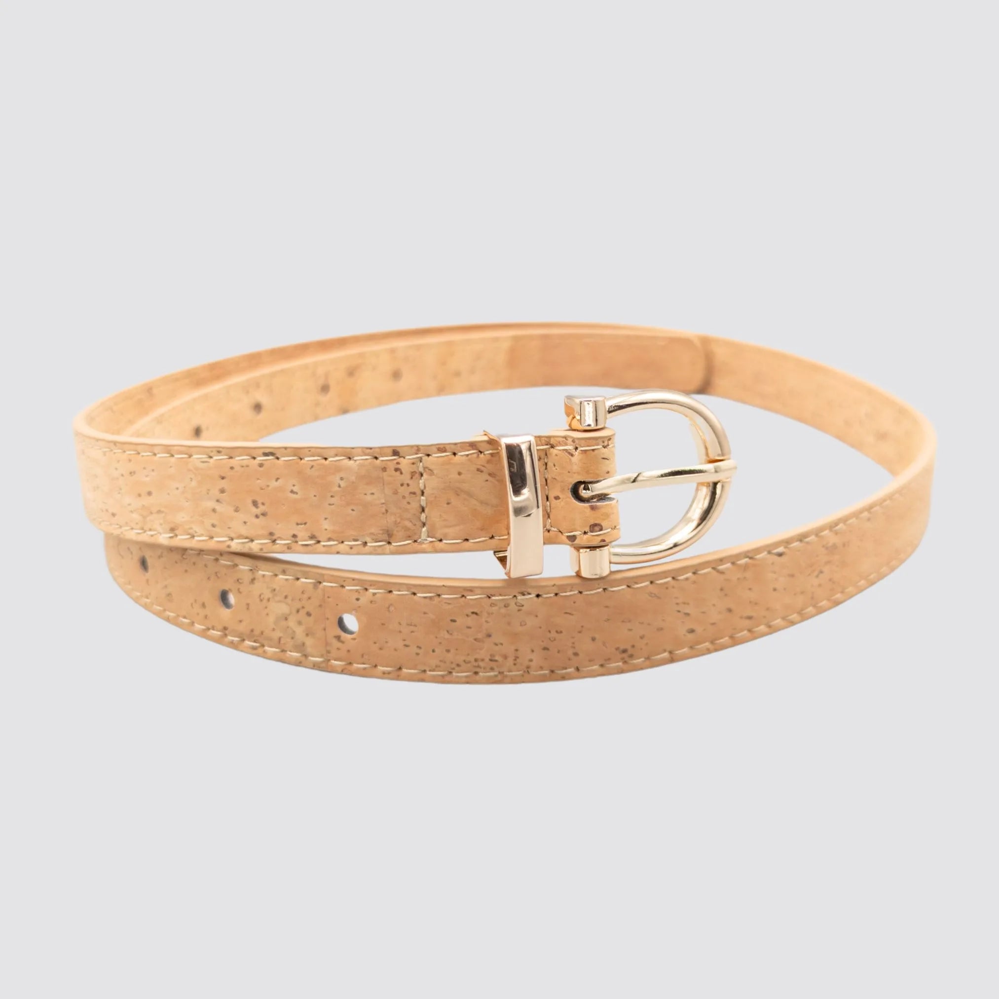 Sustainable vegan cork belt for women with a sophisticated gold buckle.