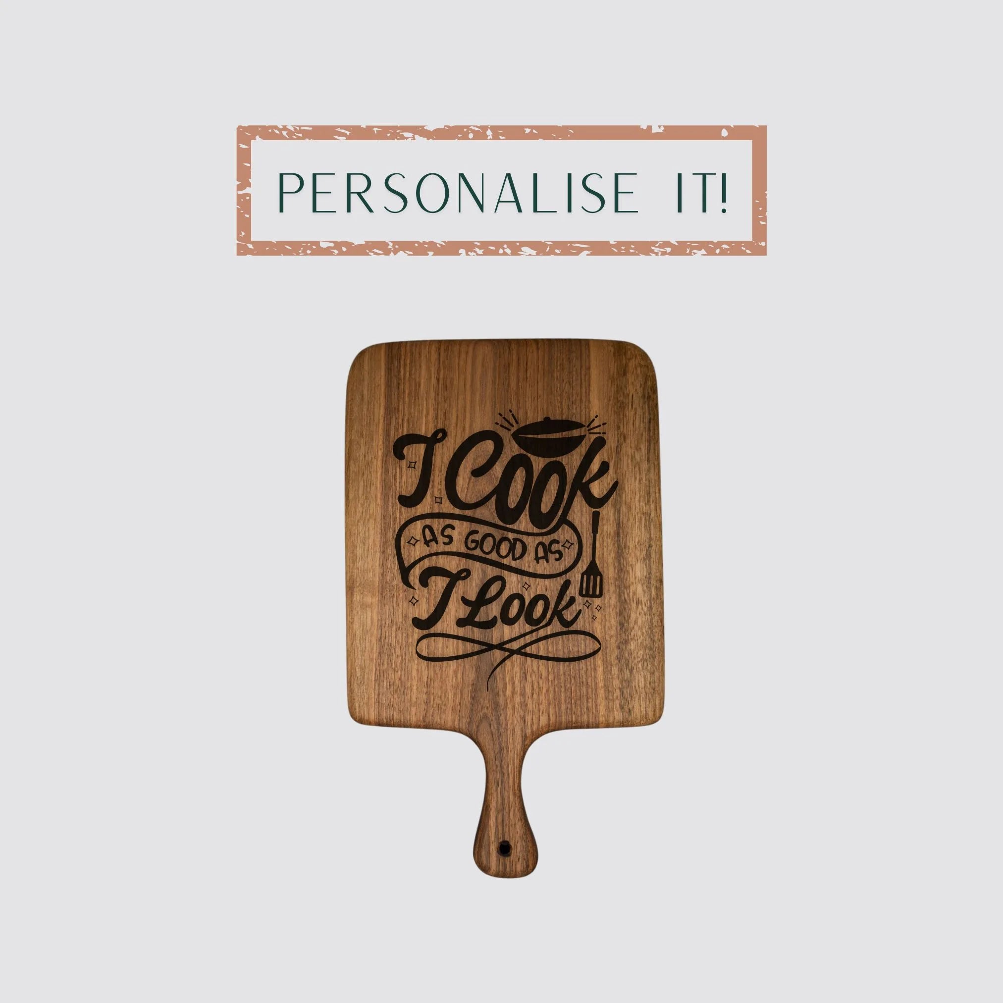 The handcrafted cutting board made of premium walnut is personalised as a gift.